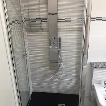 Delbarbahomes, Saint Anselme Centro Daire Challand-Saint-Anselme