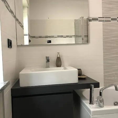 Daire Delbarbahomes, Saint Anselme Centro